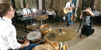 Hochzeitsmusik - Band-Typ: DJ - Gundelfingen - Between The Lines