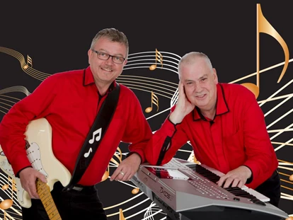 Hochzeitsmusik - Musikrichtungen: 70er - Innsbruck - DIE 2 INNSBRUCKER - Fritz & Peter sorgen seit 25 Jahren im In- und angrenzenden Ausland für Tanz und beste Stimmung mit volkstümlicher und traditioneller Tanzmusik. Von den OBERKRAINERN bis zu LYNARD SKYNARD wurde das Musikprogramm jedes Jahr immer umfangreicher und internationaler. Flexibel und aufmerksam stellen sich DIE 2 INNSBRUCKER spontan auf das Publikum ein und sorgen damit für SPITZENUNTERHALTUNG auf jeder Veranstaltung. - DIE 2 INNSBRUCKER - Das versierte Tanzmusikduo aus Tirol - perfekte Musik von den 60ern bis heute