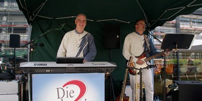 Hochzeitsmusik - PLZ 6100 (Österreich) - DIE 2 INNSBRUCKER - Das versierte Tanzmusikduo aus Tirol - perfekte Musik von den 60ern bis heute