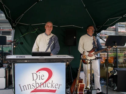 Hochzeitsmusik - Musikrichtungen: 70er - Innsbruck - DIE 2 INNSBRUCKER - Das versierte Tanzmusikduo aus Tirol - perfekte Musik von den 60ern bis heute