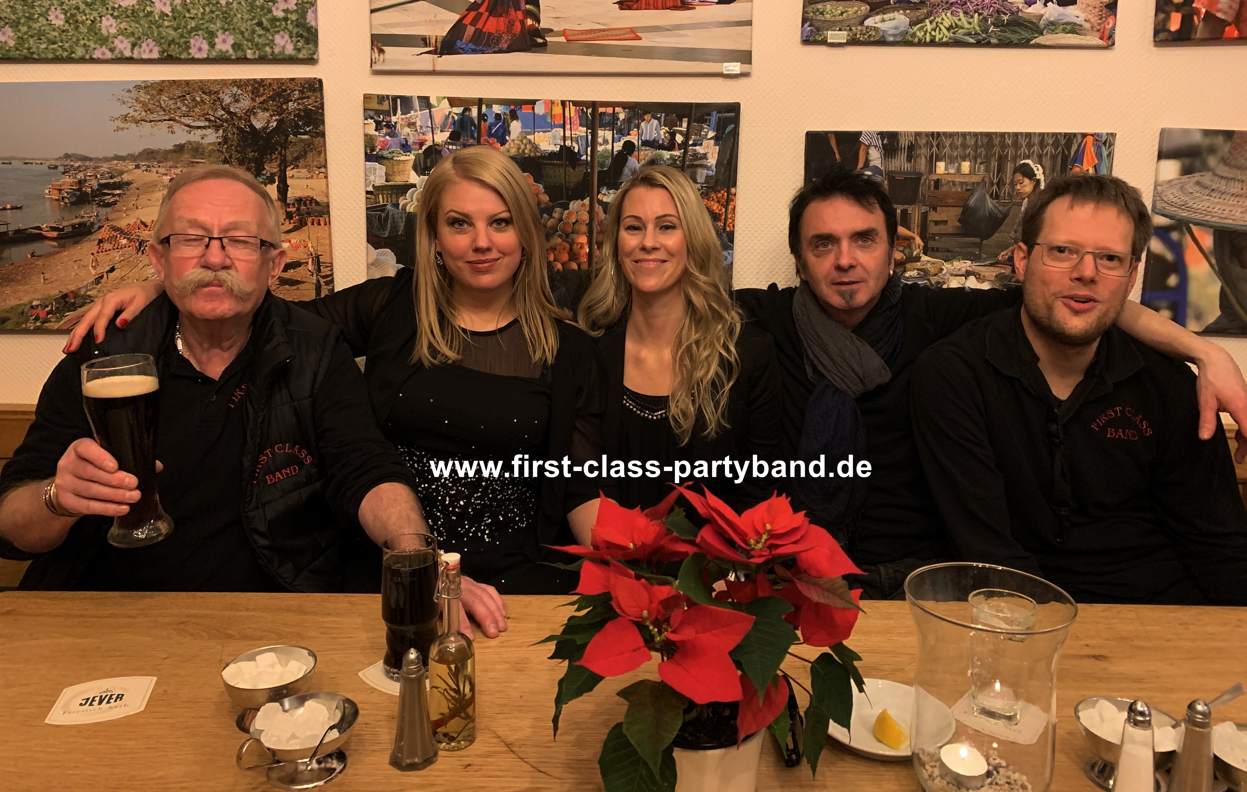 Hochzeitsmusik - Musikrichtungen: Jazz - Deutschland - FIRST CLASS PARTYBAND 
Music For All Generations 
LIVE is LIVE   - FIRST CLASS PARTYBAND Music For All Generations - Coverband, Hochzeitsband, Partyband 