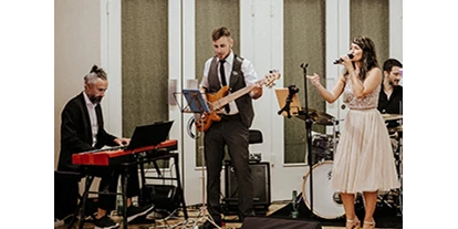 Hochzeitsmusik - Besetzung (mögl. Instrumente): weibliche Hauptstimme - Linz (Oberösterreich) - COMPLETELY LIVE für Hochzeiten - Hat over Heels
