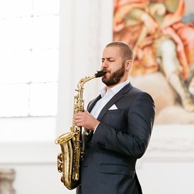Hochzeitsband: Sektempfang: Adrian Planitz am Saxophon - SAXOBEATZ | DJ & Live Saxophon 
