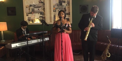 Hochzeitsmusik - Band-Typ: Duo - Binnenland - Jazz Trio - NONHLE BERYL - Solo // Duo // Jazz Trio // DJ & Live Musik // Party Band