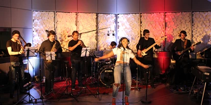 Hochzeitsmusik - Band-Typ: Duo - Binnenland - Party Band - NONHLE BERYL - Solo // Duo // Jazz Trio // DJ & Live Musik // Party Band