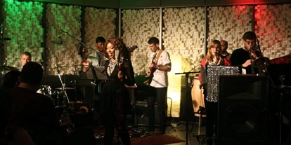 Hochzeitsmusik - Band-Typ: Duo - Binnenland - Weihnachts Konzert - NONHLE BERYL - Solo // Duo // Jazz Trio // DJ & Live Musik // Party Band