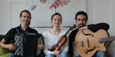 Hochzeitsmusik - PLZ 3011 (Schweiz) - David Häggi, Angèle Quenette und Fernando Noriega (v.l.) - Contes et Rondes