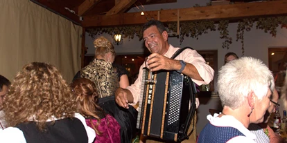 Hochzeitsmusik - Musikrichtungen: Hits von Heute - Hochzeitsband & DJ Hubert-live aus Straubing