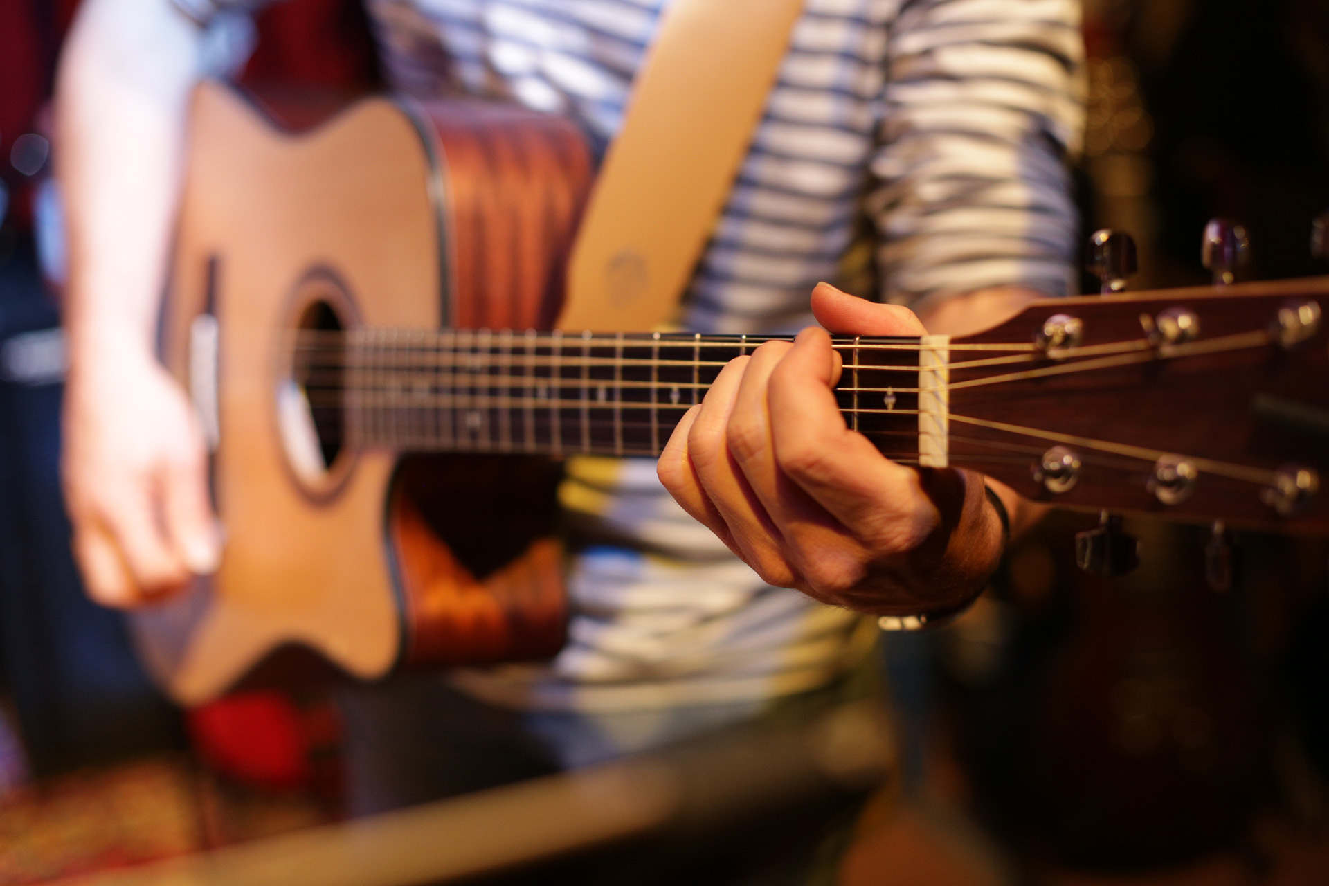 Hochzeitsmusik - Besetzung (mögl. Instrumente): E-Gitarre - Bayern - Bernhard Müller & Janina Reigber